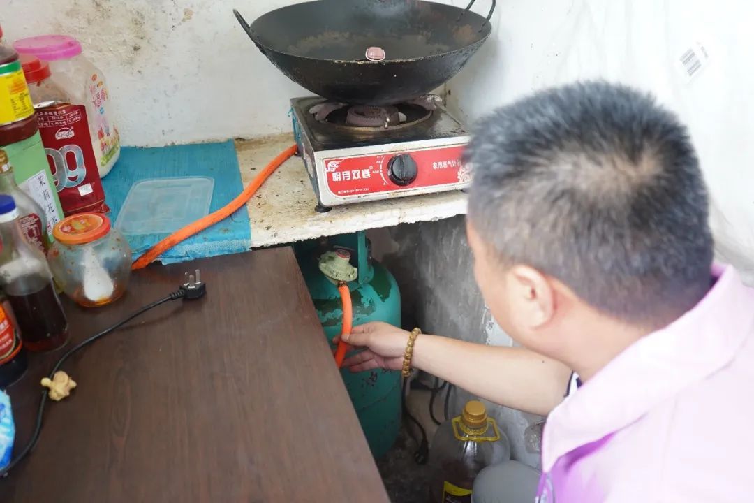 快开云 开云体育官网速行动高效落实！拧紧“安全阀门” 牢筑“安全防火墙”(图2)