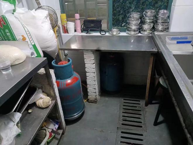 开云体育 开云平台隐患曝光台 这家烧烤店的燃气减压阀有问题？(图2)