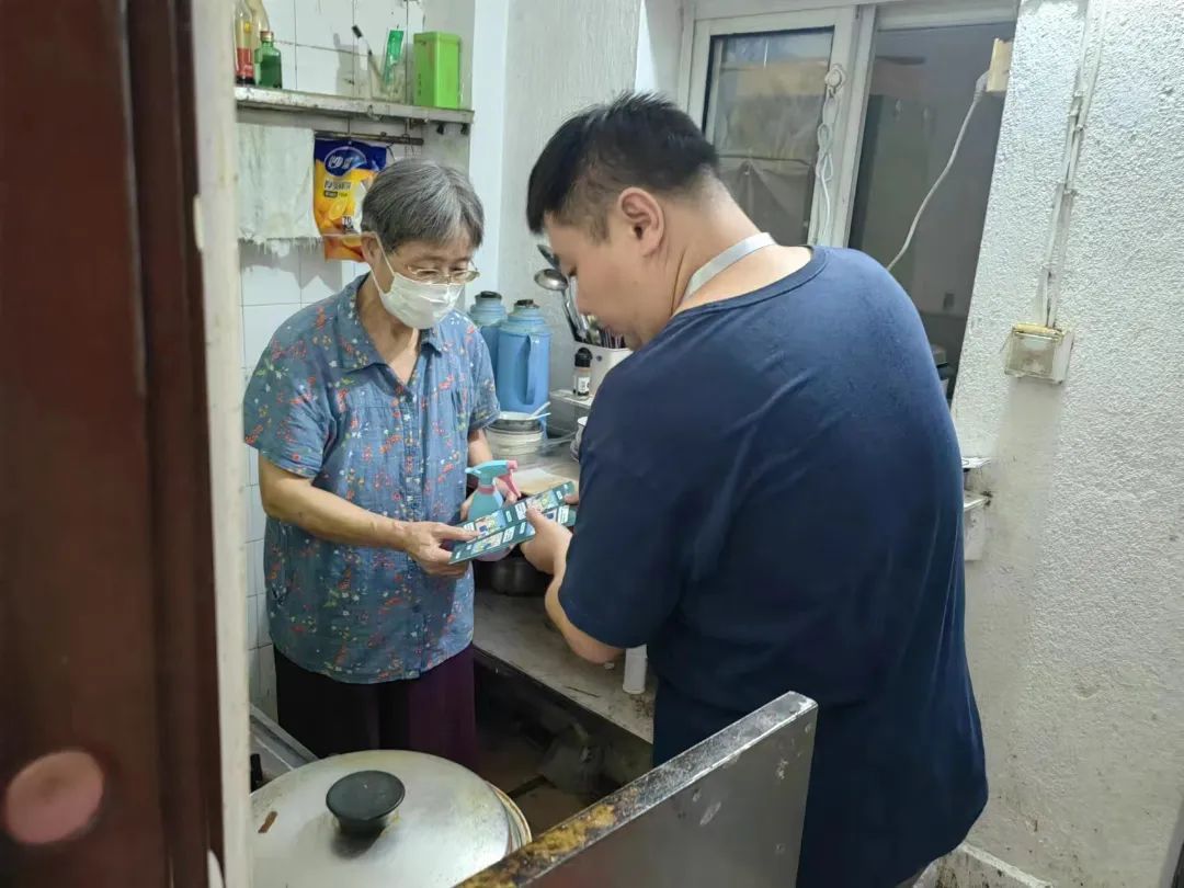 规范居民钢瓶液化气使用 虹口的他们在行动 →开云体育 Kaiyun.com 官网入口(图5)