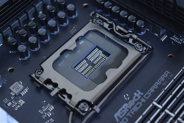 Intel LGA1851新开云体育 开云平台接口：尺寸不变 但散热器有变！(图1)