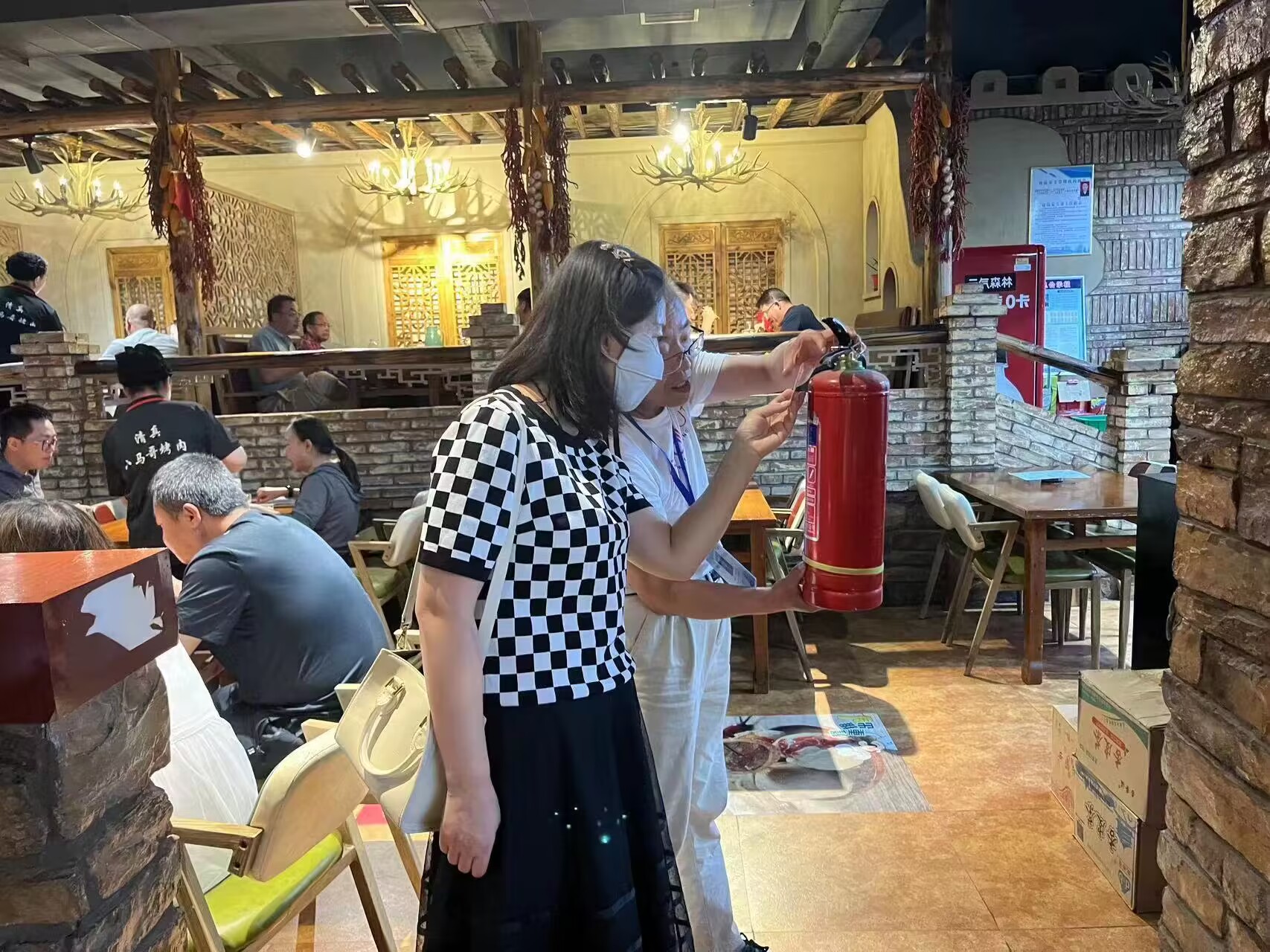 开云体育 Kaiyun.com 官网入口甘州区西街街道：拧紧燃气安全阀 守好城市烟火气(图1)