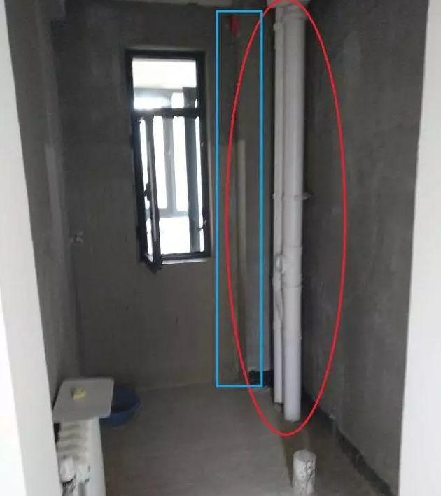 卫生间包水管的时候留了个洞做成壁龛邻居看了直羡慕！开云 开云体育官网(图1)