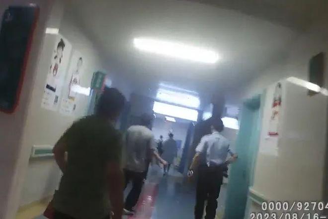 开云体育 Kaiyun.com 官网入口10分钟！为生命“警”急护航(图3)