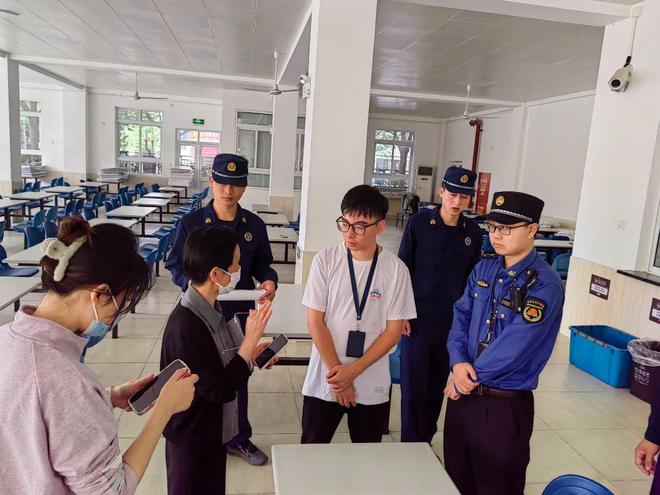 拧紧开云APP 开云官网入口燃气“安全阀”守护万家“烟火气” 三林镇开展燃气专项排查整治行动(图2)