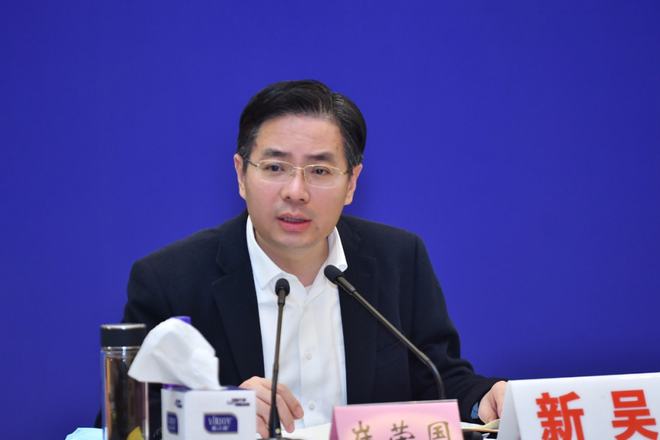 崔荣国主持召开全区疫情防控视频点调会：开云 开云体育官网保持高度警醒坚定必胜信心！(图1)